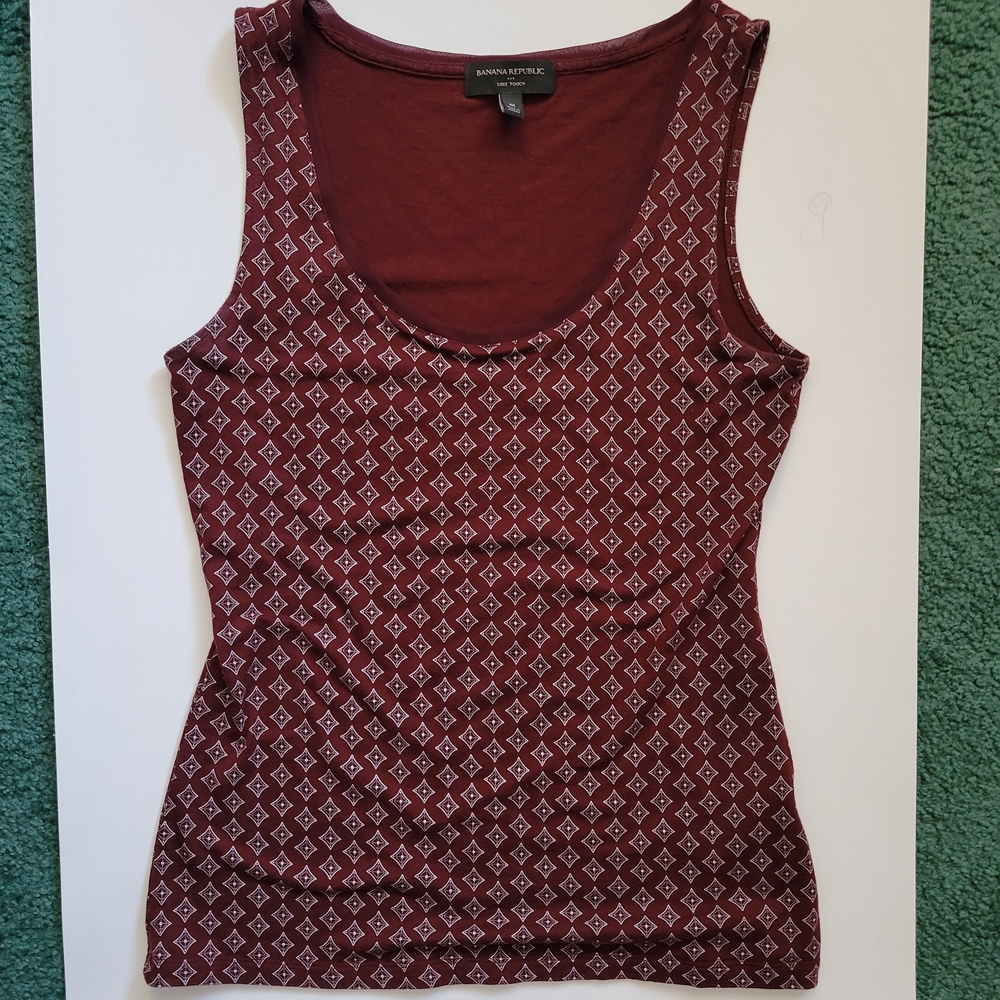 Banana Republic Maroon Tank with White Geometric Print